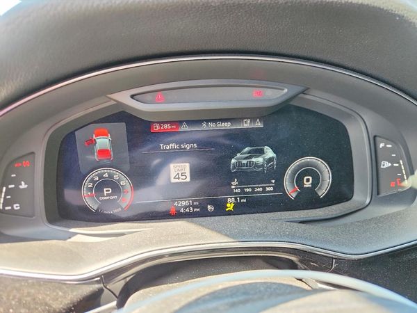 2019 AUDI Q8 quattro Premium Plus