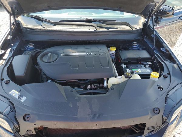 2020 JEEP CHEROKEE Limited — Engine bay