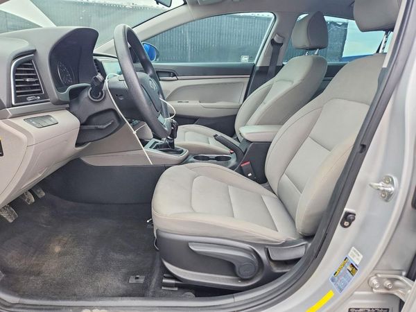 2018 HYUNDAI ELANTRA SE