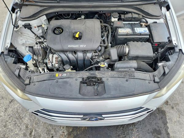 2018 HYUNDAI ELANTRA SE