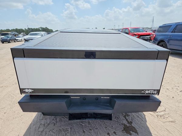 2024 TESLA CYBERTRUCK
