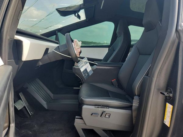 2024 TESLA CYBERTRUCK