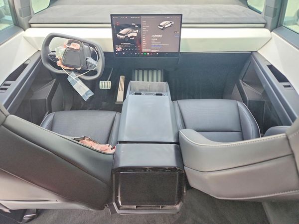 2024 TESLA CYBERTRUCK