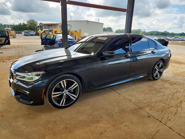 2016 BMW 750