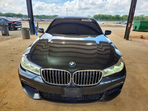 2016 BMW 750