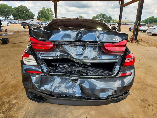 2016 BMW 750