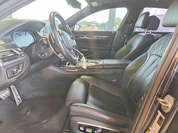 2016 BMW 750