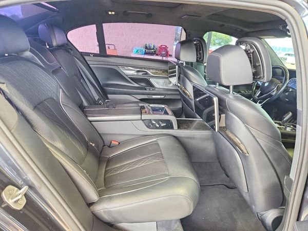 2016 BMW 750