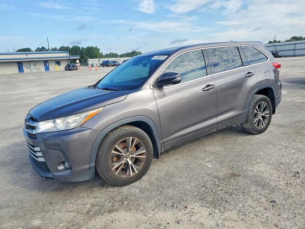 2017 TOYOTA HIGHLANDER LE/LE Plus