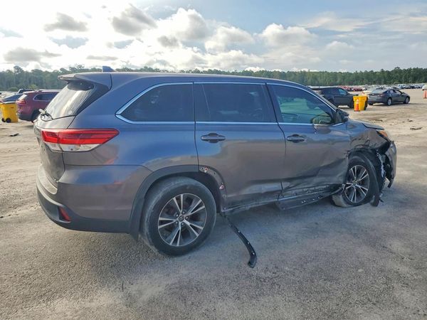 2017 TOYOTA HIGHLANDER LE/LE Plus