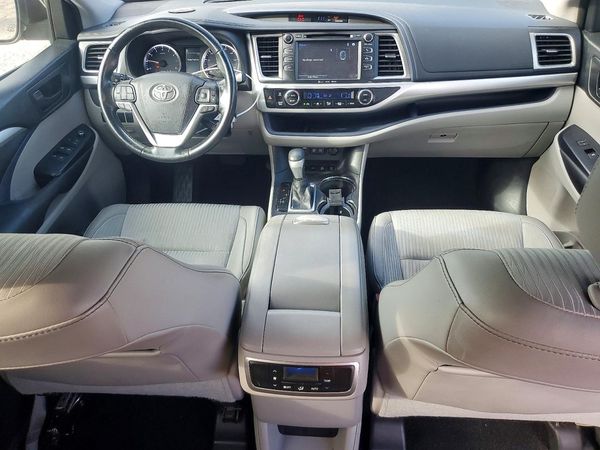 2017 TOYOTA HIGHLANDER LE/LE Plus