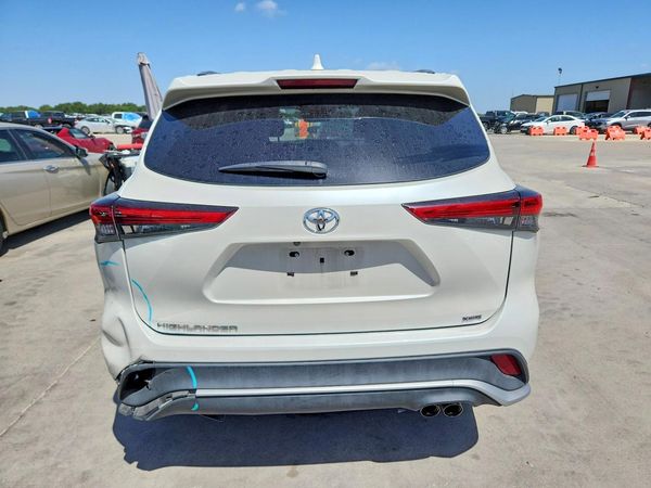 2021 TOYOTA HIGHLANDER XSE