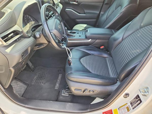 2021 TOYOTA HIGHLANDER XSE