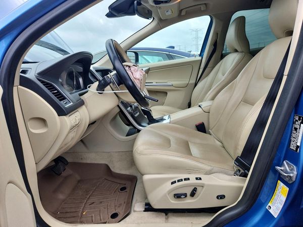 2015 VOLVO XC60