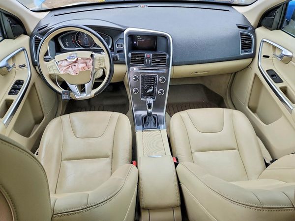 2015 VOLVO XC60