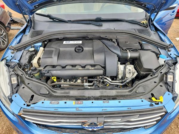 2015 VOLVO XC60