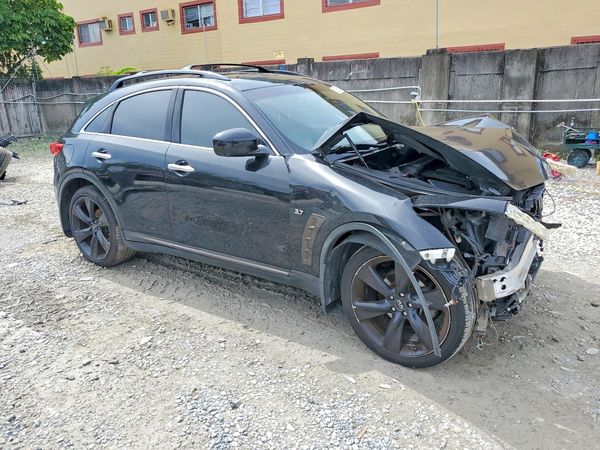 2015 INFINITI QX70