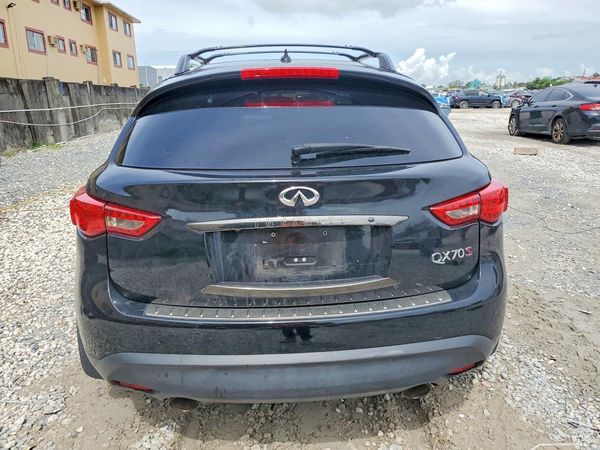 2015 INFINITI QX70