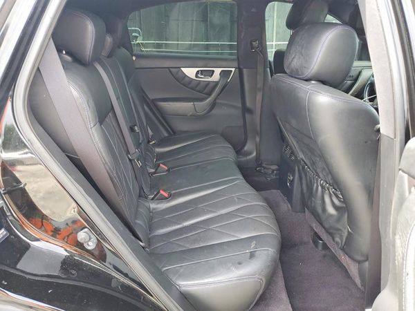 2015 INFINITI QX70