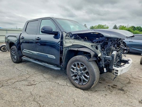 2025 TOYOTA TUNDRA Platinum