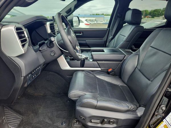 2025 TOYOTA TUNDRA Platinum