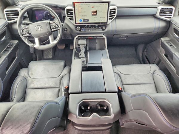 2025 TOYOTA TUNDRA Platinum