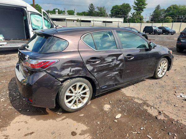 2013 LEXUS CT 200h