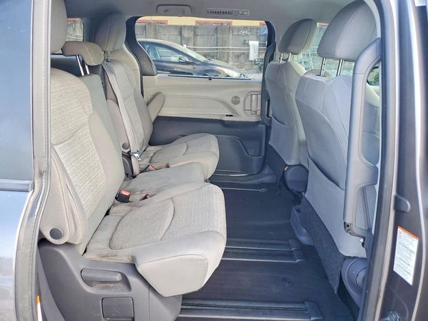 2021 TOYOTA SIENNA LE
