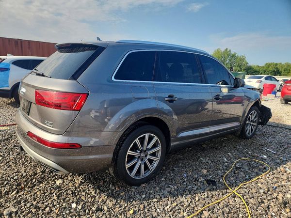 2017 AUDI Q7 quattro Premium Plus