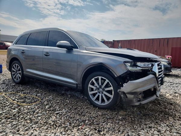 2017 AUDI Q7 quattro Premium Plus