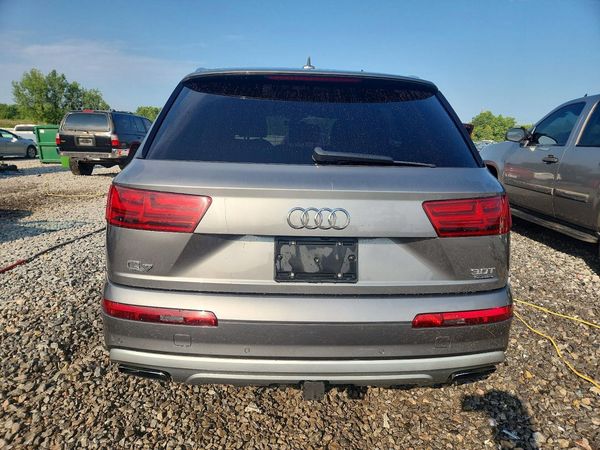 2017 AUDI Q7 quattro Premium Plus