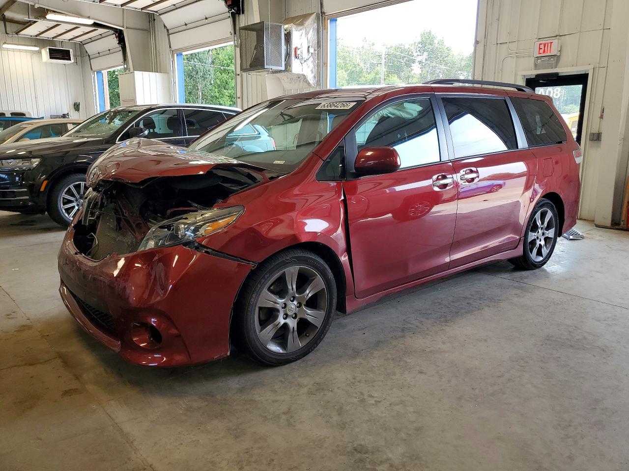 2016 TOYOTA SIENNA