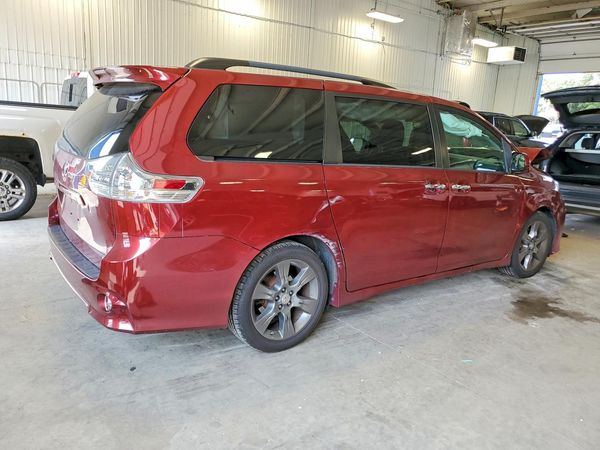 2016 TOYOTA SIENNA