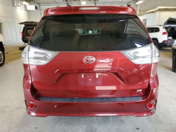 2016 TOYOTA SIENNA
