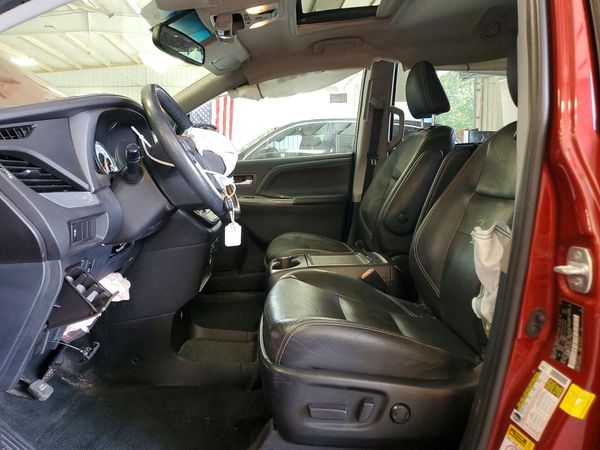 2016 TOYOTA SIENNA