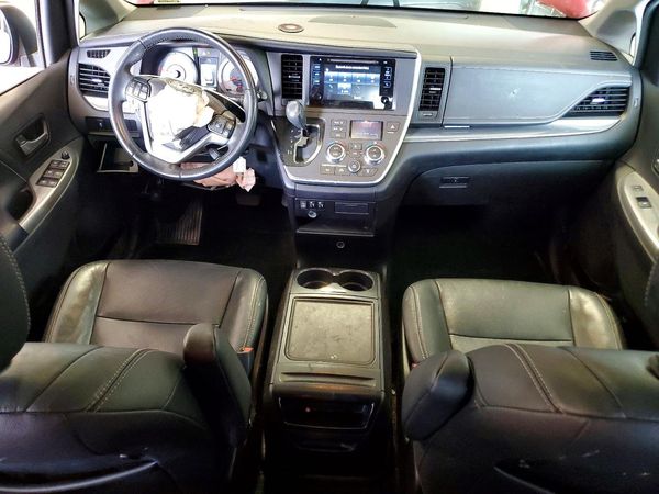 2016 TOYOTA SIENNA