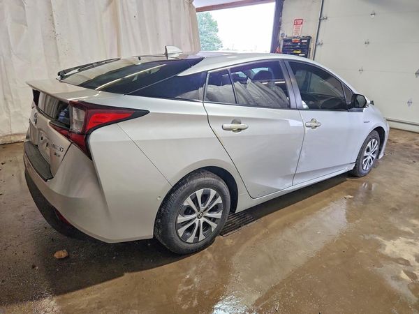 2022 TOYOTA PRIUS