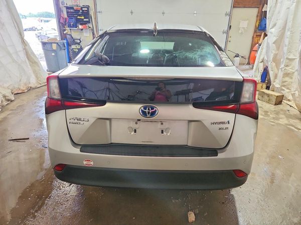 2022 TOYOTA PRIUS