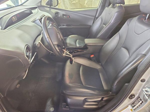 2022 TOYOTA PRIUS