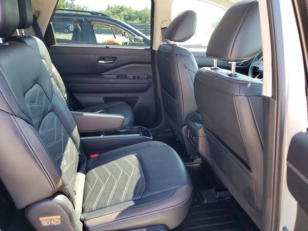 2022 NISSAN PATHFINDER Platinum