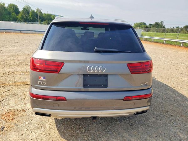 2017 AUDI Q7 quattro Premium Plus
