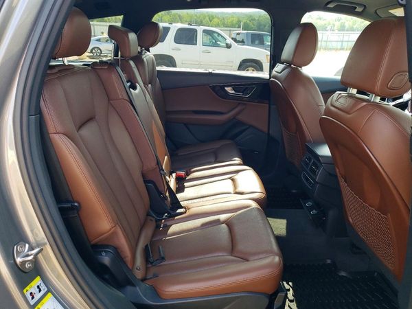 2017 AUDI Q7 quattro Premium Plus