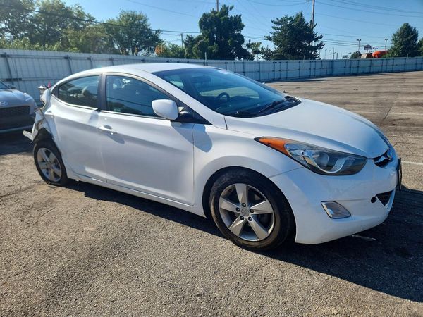 2013 HYUNDAI ELANTRA