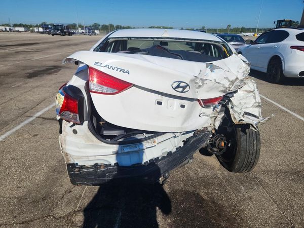 2013 HYUNDAI ELANTRA