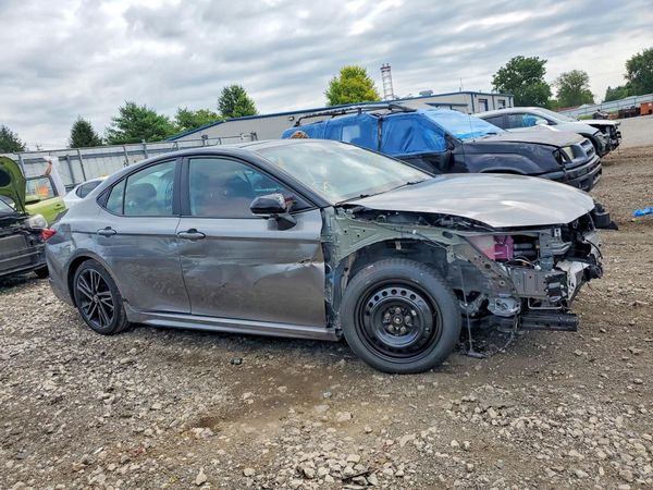 2025 TOYOTA CAMRY