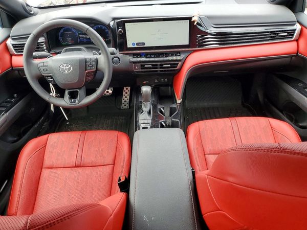 2025 TOYOTA CAMRY
