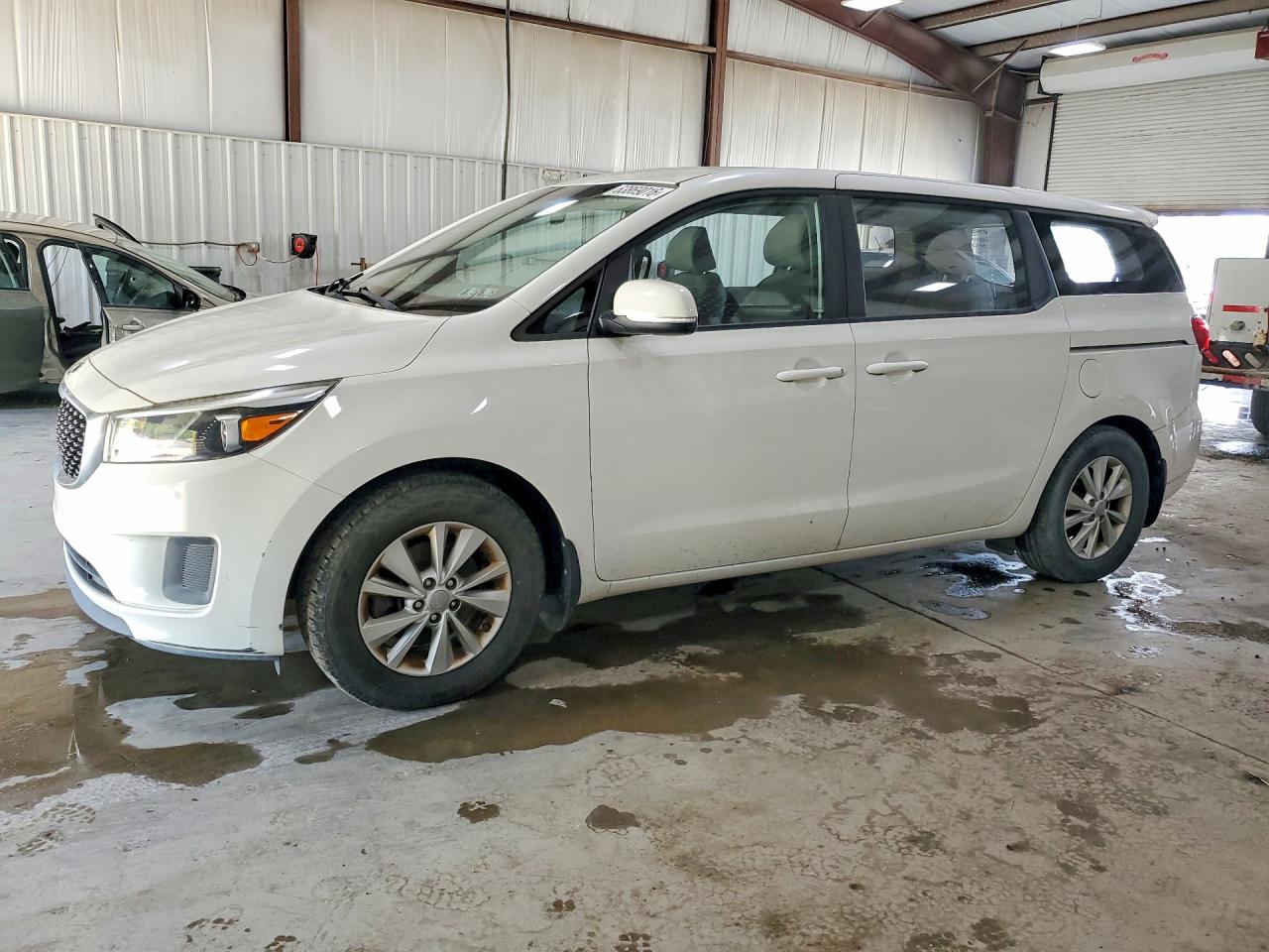 2016 KIA SEDONA L - Low level