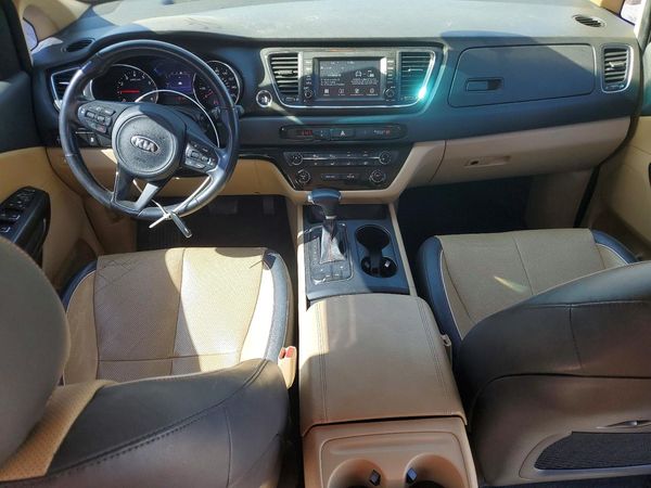 2017 KIA SEDONA LX