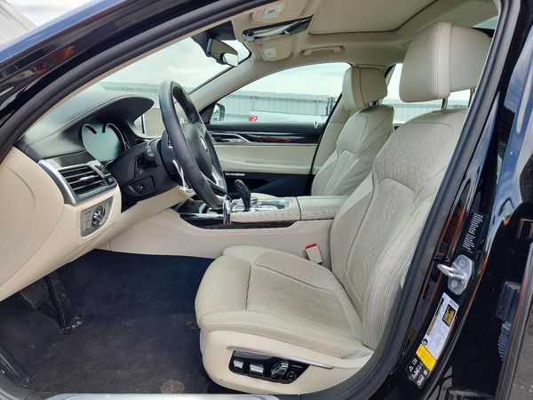 2016 BMW 750 xDrive