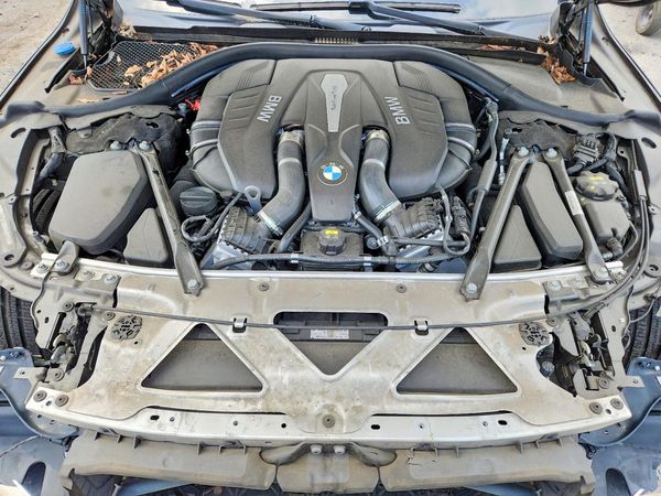 2016 BMW 750 xDrive